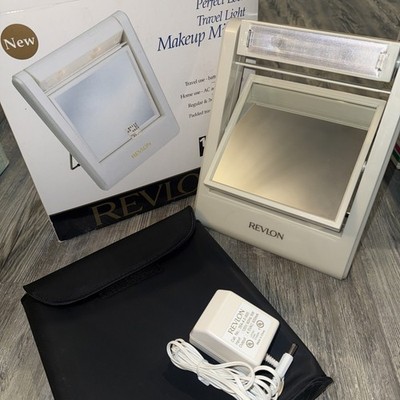 Revlon Perfect Look Travel Light Magnifying Makeup Mirror 1x/3x. Case,power cord