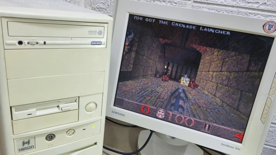 Pentium 133mhz PC DOS Minitower Computer Vintage Retro Gaming MS-Dos Diskette - Bild 2 von 4