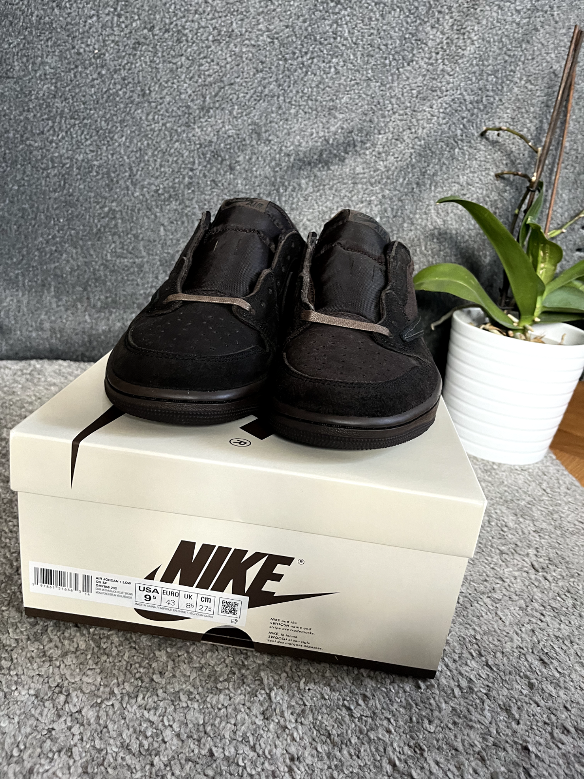 NEW Travis Scott Velvet Brown Air Jordan 1 Low Size 9.5m Lace Swap Done!