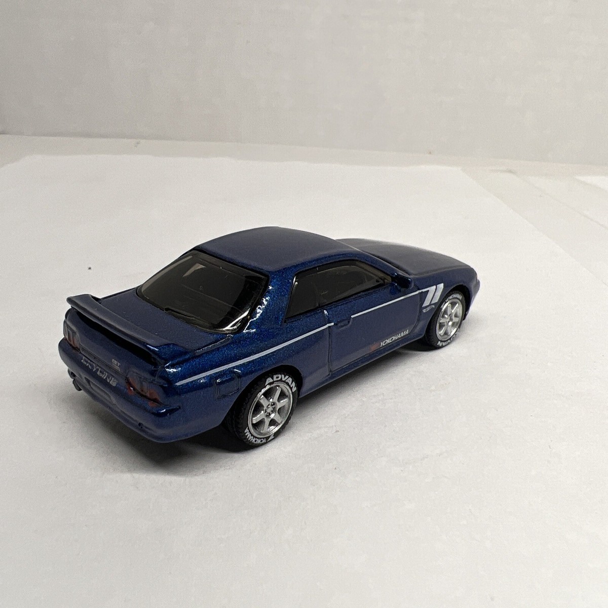 Hot Wheels Nissan Skyline GT-R R32 Dark Blue Custom With Real