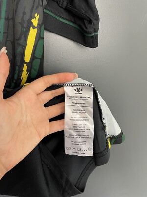 Maillot Jamaïque Extérieur 2021/2022 - Umbro - Taille S - Équipe Nationale - Occasion