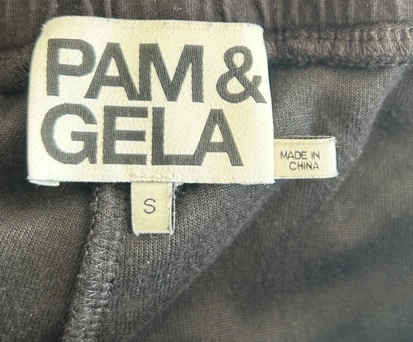 Pantalones deportivos Pam & Gela negros acampanados de terciopelo con cordón para mujer talla pequeña” Foto 4 de 4