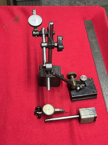 (2) Test Indicators (2) Magnetic Bases (1) Surface Gage                Q-628