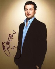 Matthew Rhys "Brothers & Sisters" AUTOGRAPH Signed 8x10 Photo B ACOA