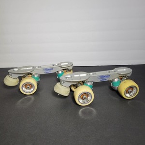 Roll Line Variant  ~ Pair of Roller Skate Frame 140 Plate ~ Giotto 57mm Wheels