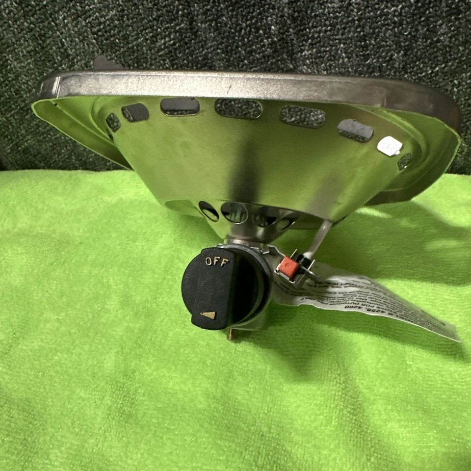 Estufa de camping portátil de un solo quemador CENTURY tapa de botella con tanque de propano Foto 2 de 4