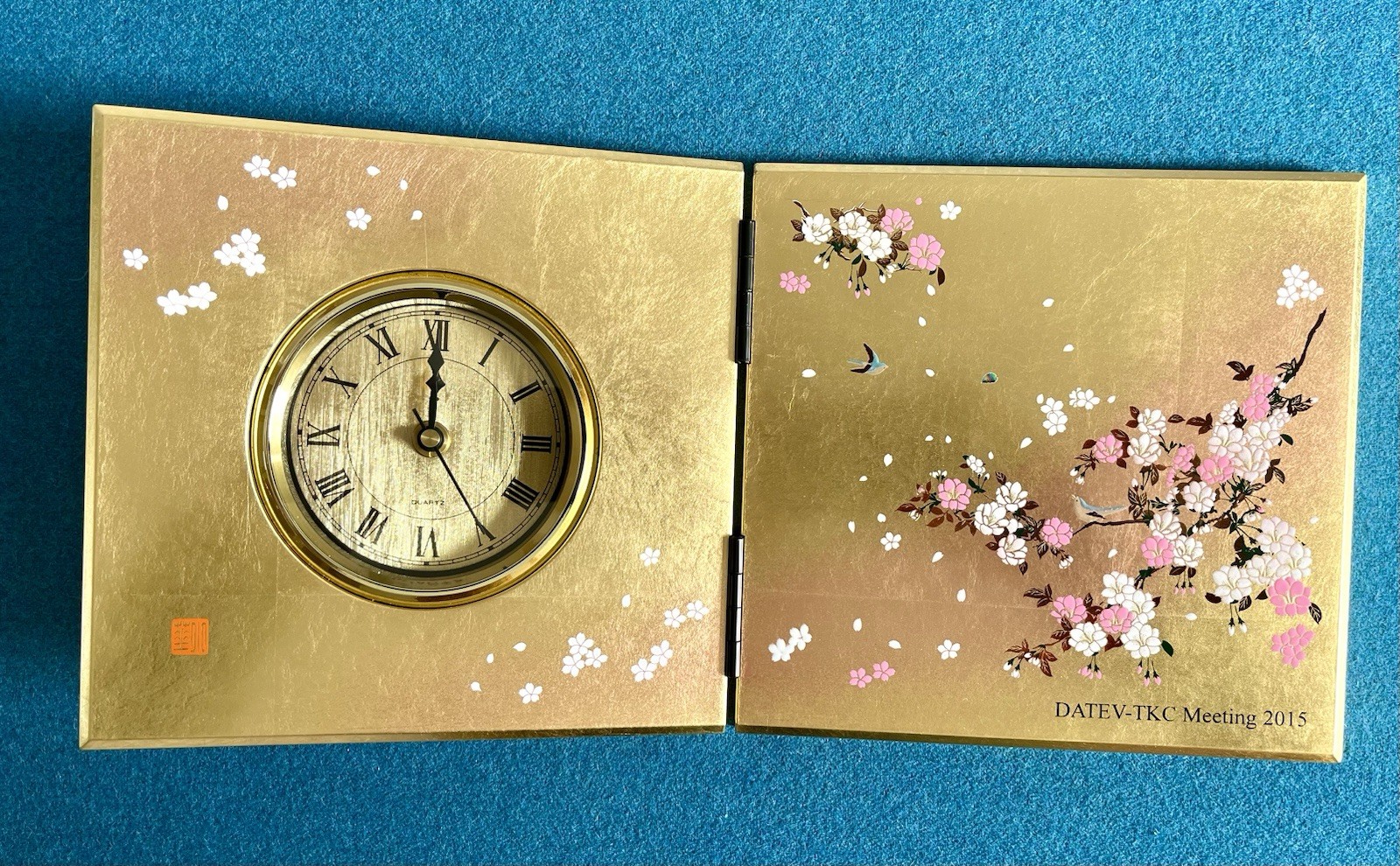 Hakuichi Japanisch Klapptisch-Quarzuhr Blattgold Kirschblüte OVP asiatisch Deko