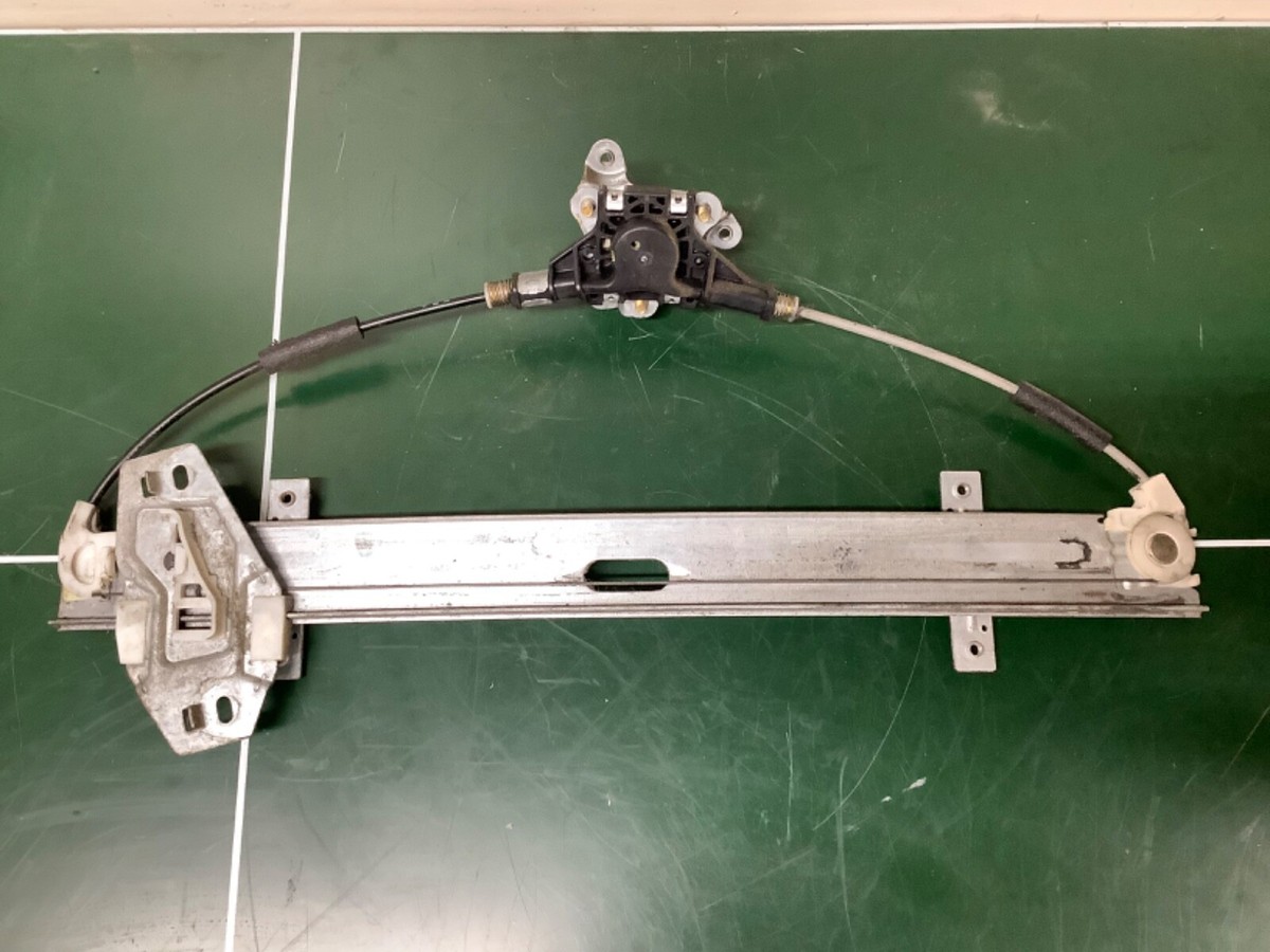 98-02 Accord 4DR Left Front Window Regulator Manual Crank Glass