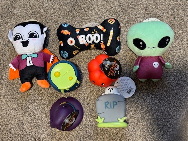 7x Thrills & Chills Squeaker Dog Toy Plush Vinyl Halloween Theme Toys