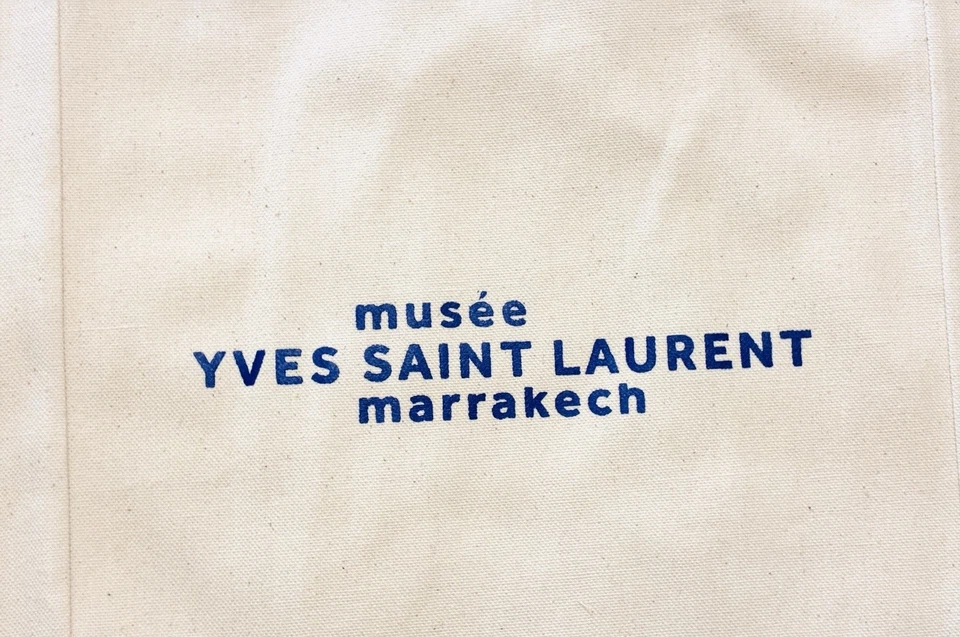 Bolsa tote de lona YVES SAINT LAURENT Musee Marrakech, unissex - Imagem 3 de 4