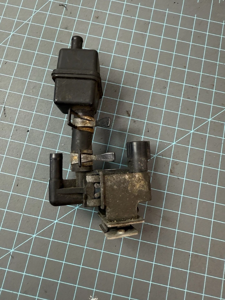 Клапан переключения вакуума 2000-2002 Toyota 4Runner 2586075230 от оригинального производителя - Изображение 4 из 4