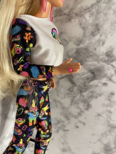 Conjunto de pijama de muñeca Barbie Troll Mattel 1992 vintage pendientes y anillo cepillo para el pelo - Imagen 7 de 13