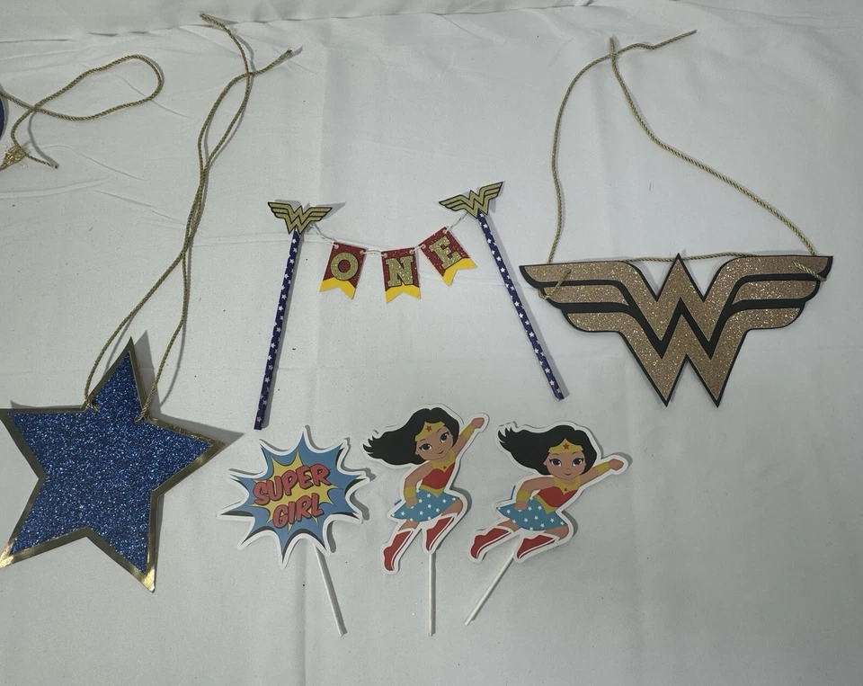 Wonder Woman 1er Cumpleaños Decoración Paquete One-Der Mujer Suministros de Fiesta Foto 4 de 4