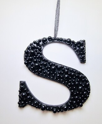 Handgefertigte schwarze Perle Holz Alphabet Christbaumkugel Dekoration Initiale