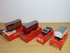 BT488: TRIANG Freight Wagons x 4- R14 Fish Wagon, R17 Bolster Wagon, R123 Horse