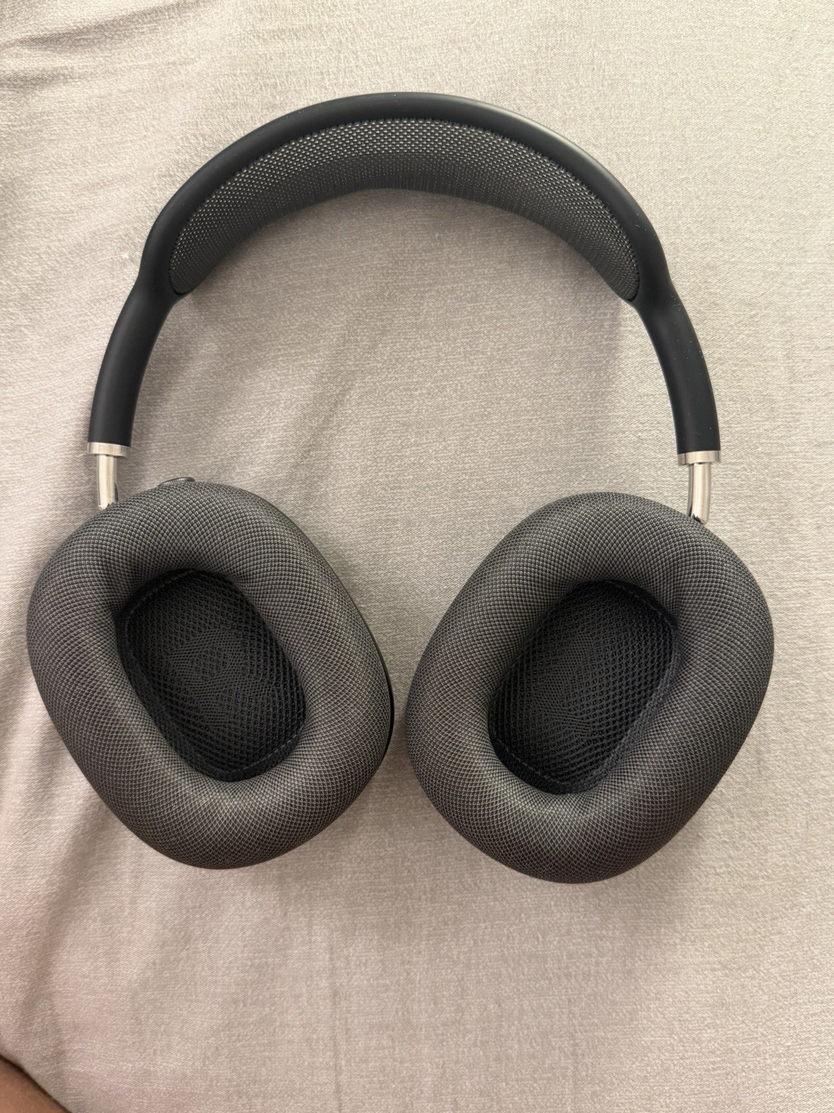 AirPods Max 1st Generation Lightning Cable with Smart Case and Stand Space Gray-image