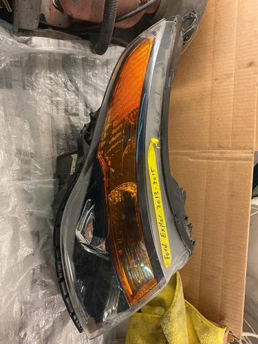 2015 FORD EXPLORER HEADLIGT RIGHT SIDE  OEM 