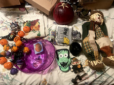 Halloween decorations - Miscellaneous Halloween decor items lot of 15 items