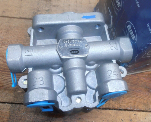 AE4646 Four Circuit air Valve suitable for Iveco vehicles etc. NOS.Boxed. - Picture 3 of 5