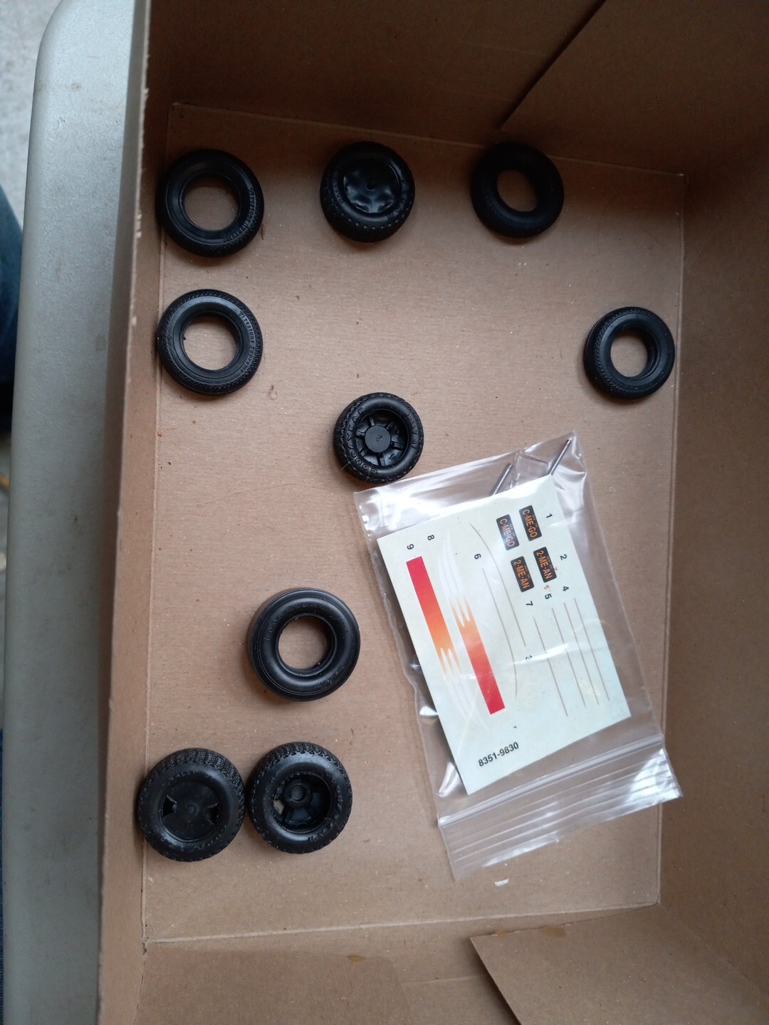 AMT ERTL PROSHOP '32 Ford Roadster 1/25 Scale Model Kit FREESHIP Open ...