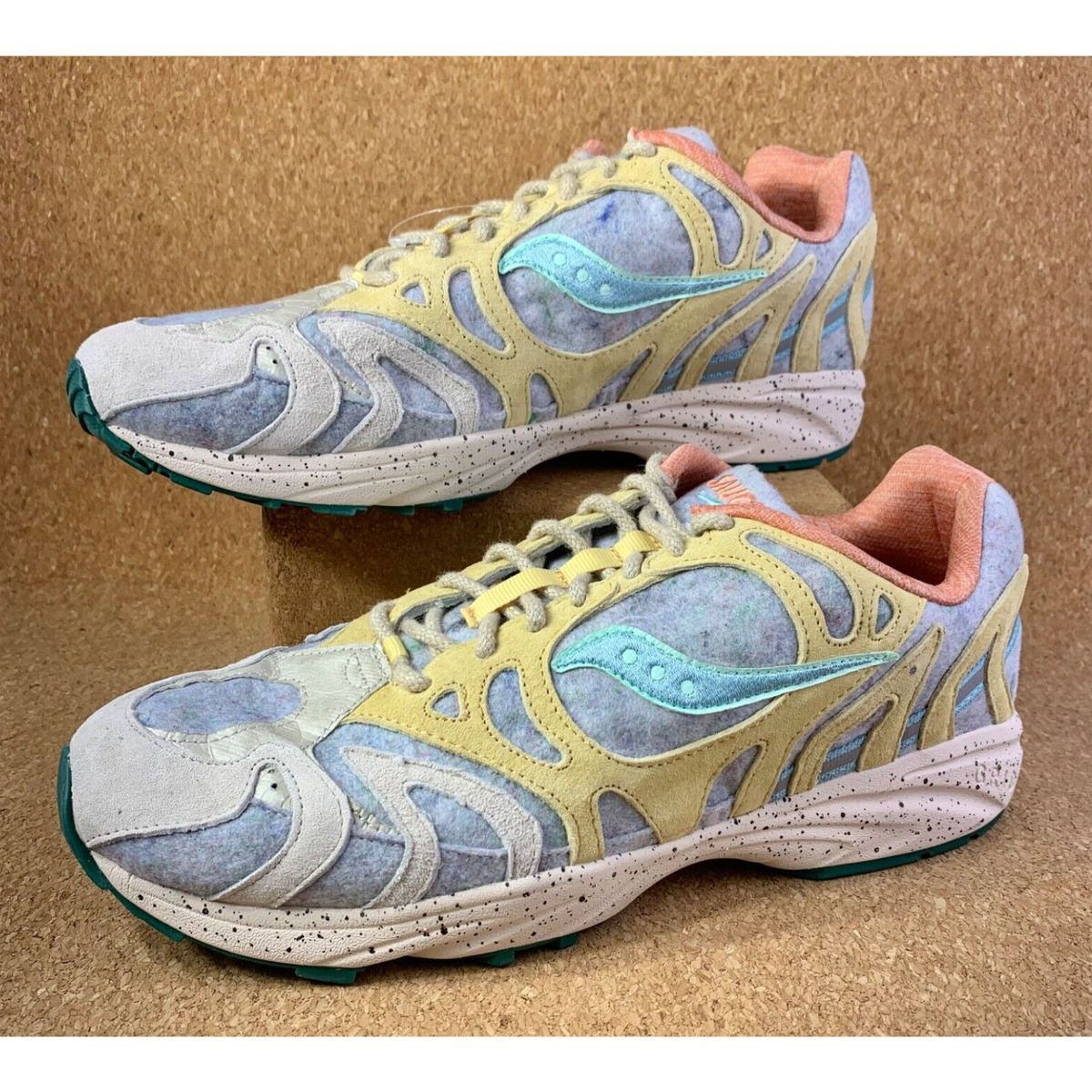 Saucony Grid Azura 2000 Mens SZ 9.5 Cream Green Yellow  display picture 2