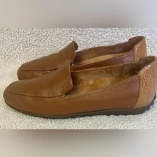 Vionic Elora Slip On Loafers In Tan Color Soft Leather Comfort & Style Size 8.5