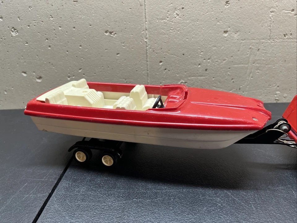 Red Tonka Jeep Jeepster - Tandem Trailer With Boat CLEAN RARE & COMPLETE - Image 3 of 4