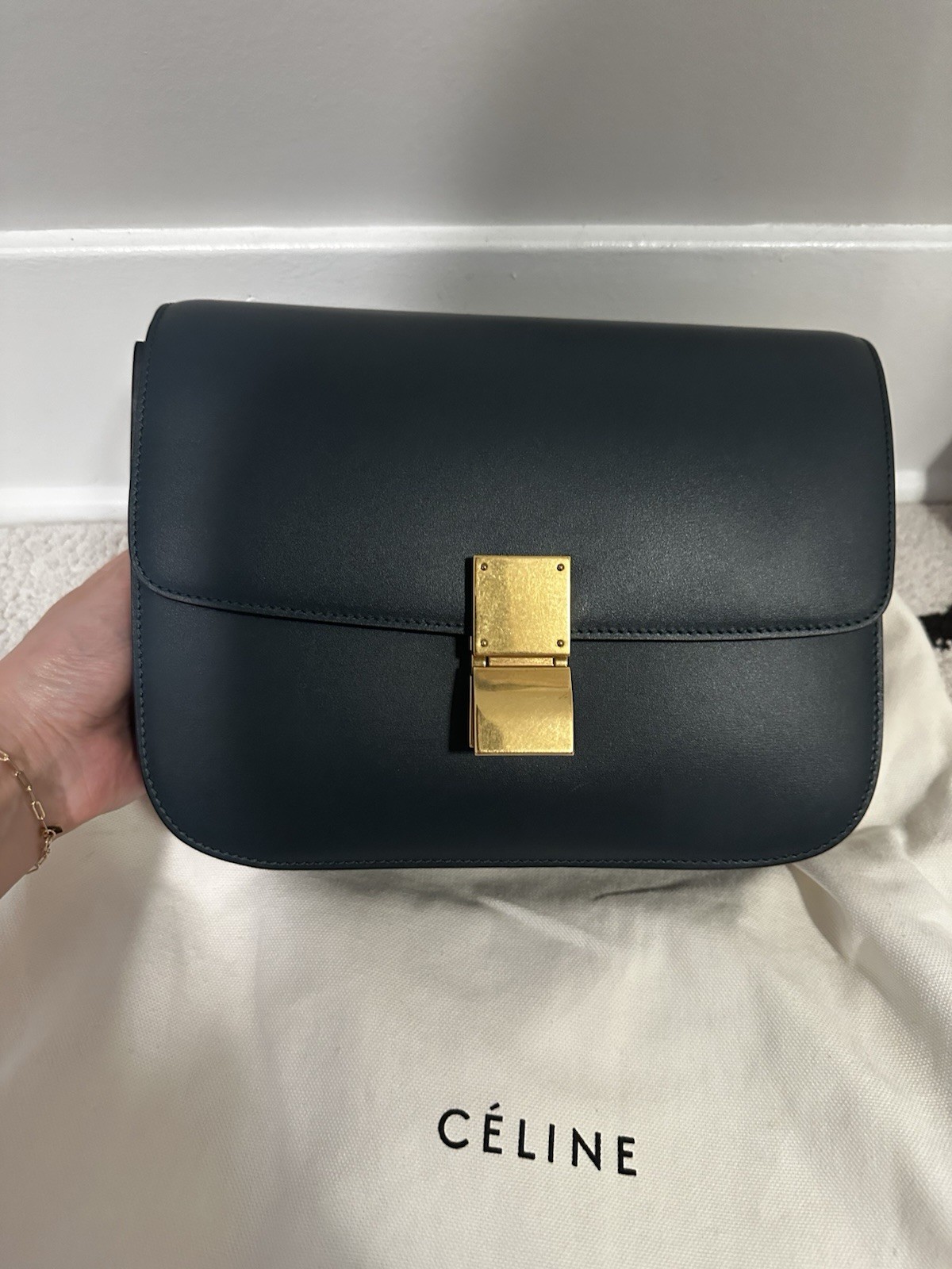 Céline Classic Box Leather Handbag Dark Green with Gold-Tone Clasp