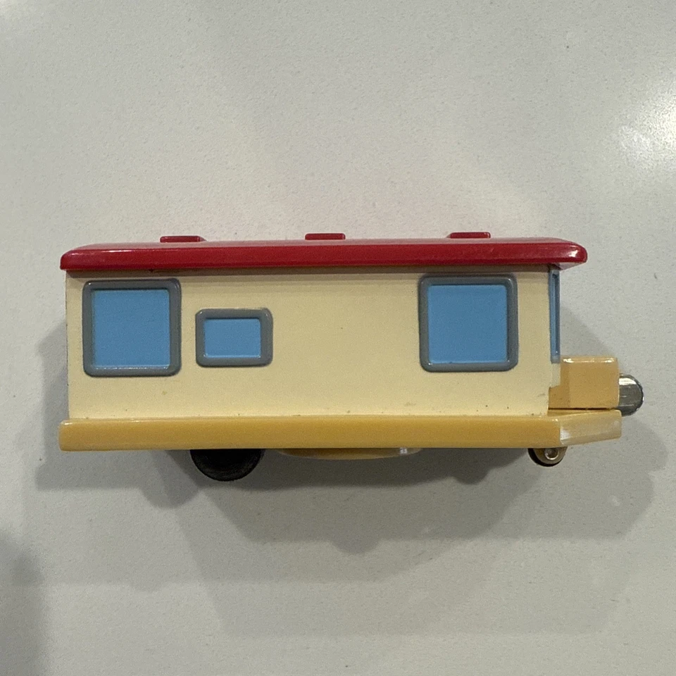 Bob The Builder Take Along Bob's Mobile Home Die-Cast 2006 Trailer Take N Play - Image 2 of 4