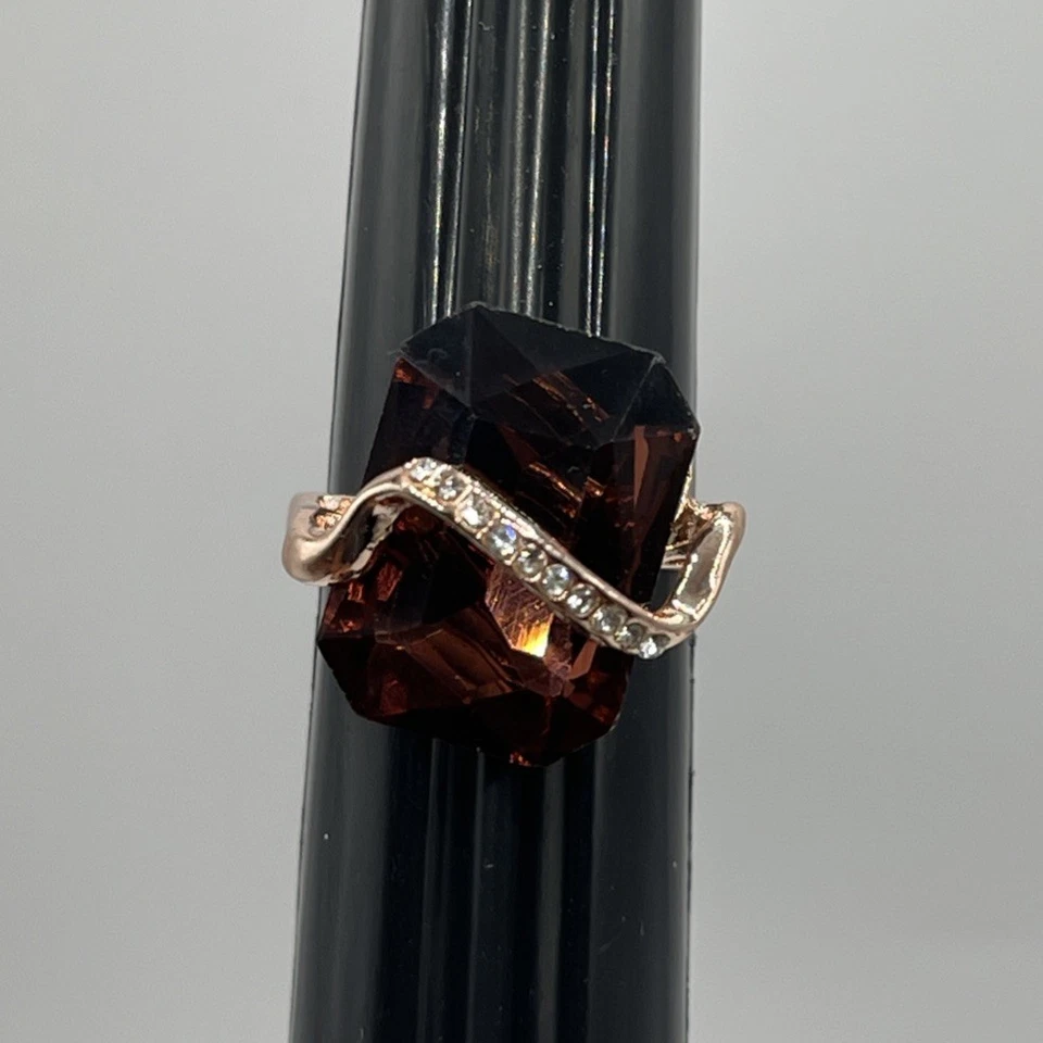 Anillo ondulado ondulado octágono marrón coñac vino estrás relleno de oro rosa talla 6,25 Foto 2 de 4
