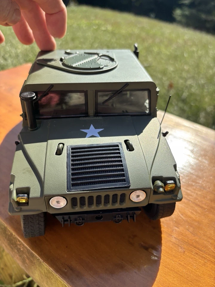Military U.S. Army Humvee Hummer Field Vehicle Alloy Diecast 1/18 scale by KDW - Image 3 of 4