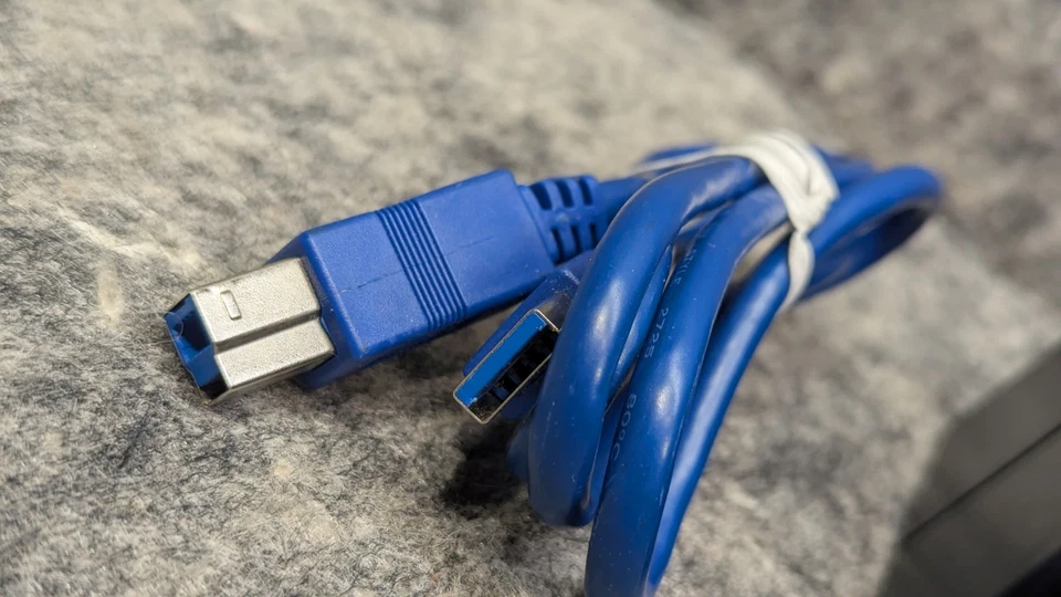 WavLink WL-ST334U USB 3.0 PLUG & PLAY Dual Bay Docking Station System Black - Image 4 of 4