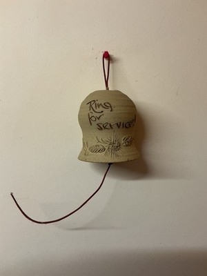 Handgefertigte Studiokeramik ''Ring For Attention Bell'' Hotel/B & B Empfangsglocke
