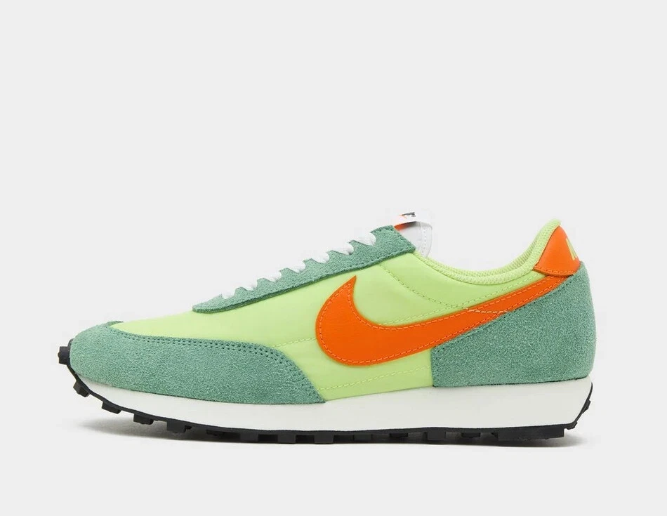 Nike Daybreak Men's Shoes in Green