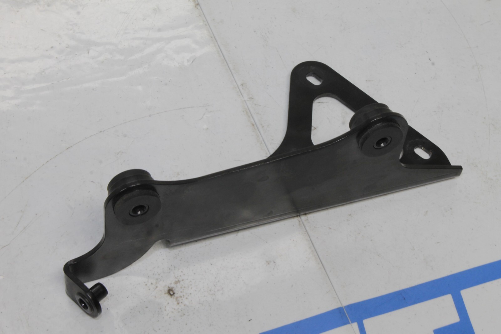 12-14 MCLAREN MP4-12C 12C OEM RH RIGHT REAR MOST INTERCOOLER BRACKET 00131695
