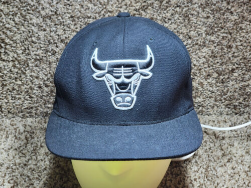 Mitchell and Ness Chicago Bulls Snapback Hat White & Black NBA Jordan - Picture 1 of 7