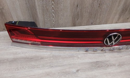 Volkswagen Teramont Rear Lamp ASSY OEM Part#3CN-945-093-L - Picture 7 of 17