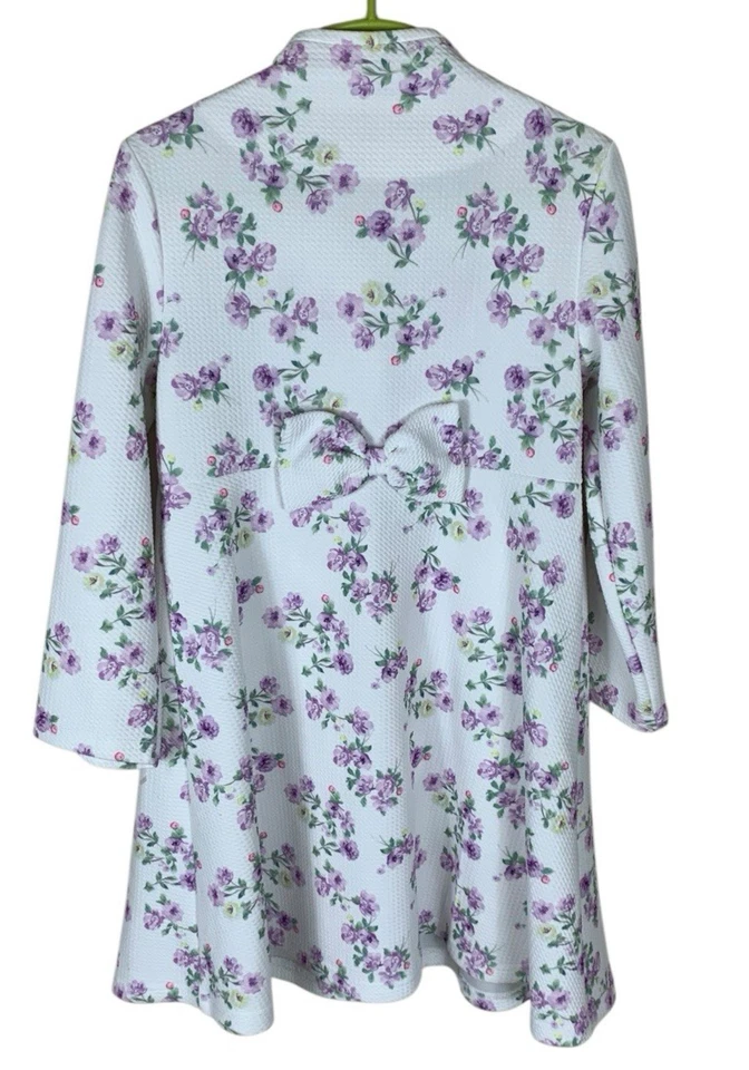 Abrigo de vestir para niñas Blueberi Boulevard blanco púrpura floral con botones delanteros talla 6 Foto 2 de 4
