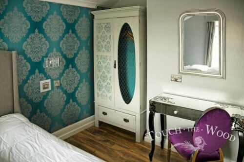 Shabby Chic STENCIL: Damask Doodle Wallpaper Pattern (DIY Furniture Print) #044 - Picture 2 of 9