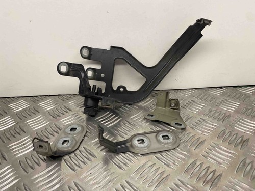 BMW 5 F10 Kotflügelhalter vorne rechts 51767183752 7183752 2.00 Diesel 27526353