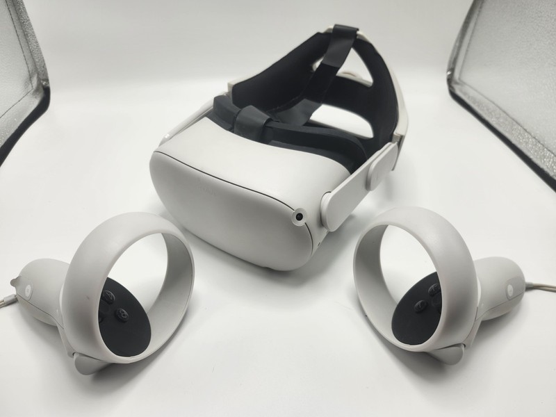 Meta Oculus Quest 2 128GB Standalone VR Headset - White Elite Head Strap