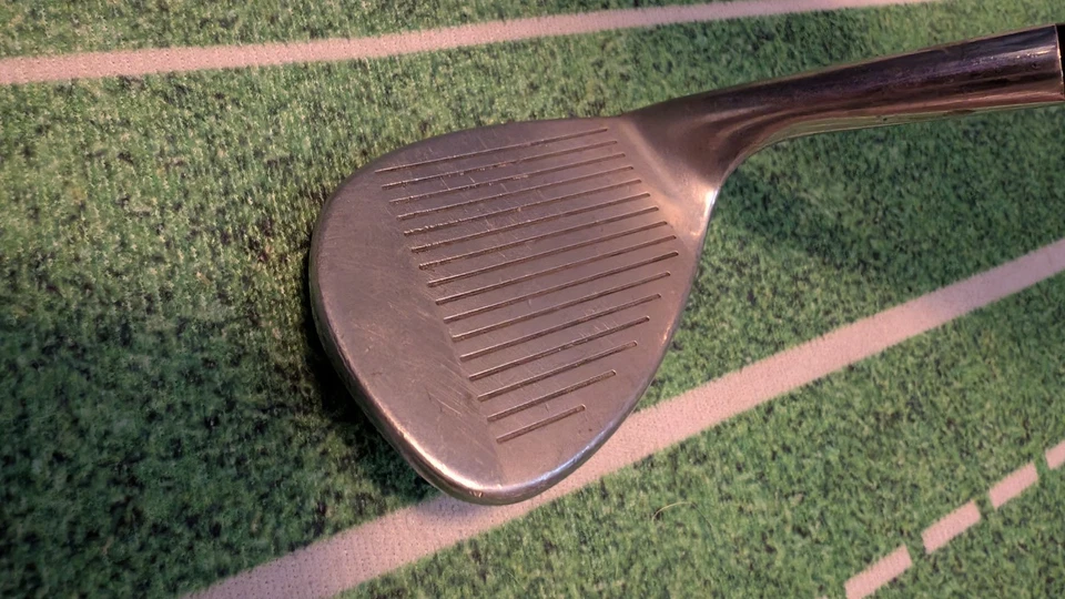 Walter Hagen T3 CNC Milled Grooves 56* Sand Wedge SW Steel LEFT Handed 35.25" - Image 4 of 4