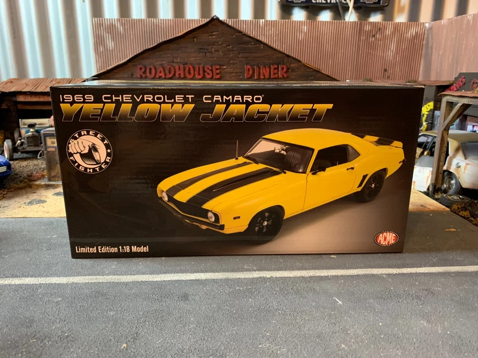 1969 CHEVROLET CAMARO YELLOW JACKET - Image 3 of 4