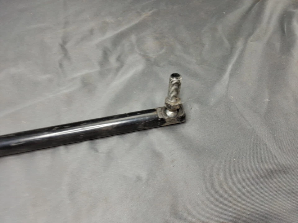 Barra de amarre de dirección de tractor Bolens usada - 22-1/8" de largo x 5/8" de diámetro, parte desconocida # Foto 2 de 3