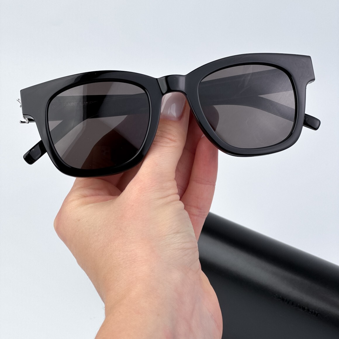Saint Laurent Women AUTHENTIC Sunglasses Black Grey Square  display picture 3