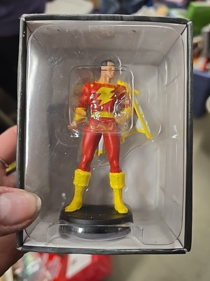 (Eaglemoss) ~ DC Comics Super Hero Collection: Issue #15 Shazam! ~ Brand New