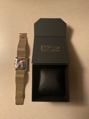 Daniel Steiger Men Gold Mesh Rectangle Watch Black Dial Roman Numerals Box