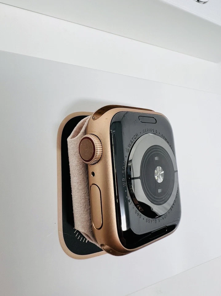 Apple Watch Series 5-40 mm Aluminio Oro Rosa con Estuche de Accesorios Paquete Nuevo Foto 4 de 4