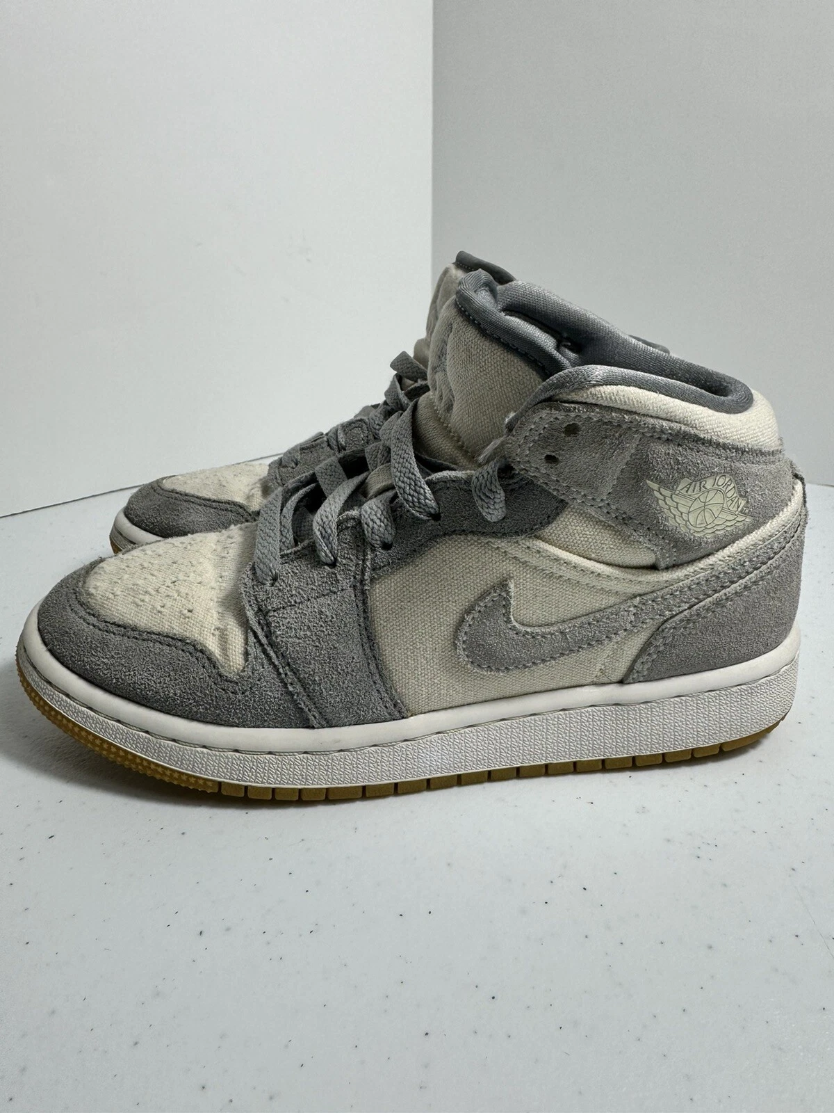 Jordan 1 Mid SE GS grigio particelle di latte di cocco taglia 3 5 Y (5 Wmns)