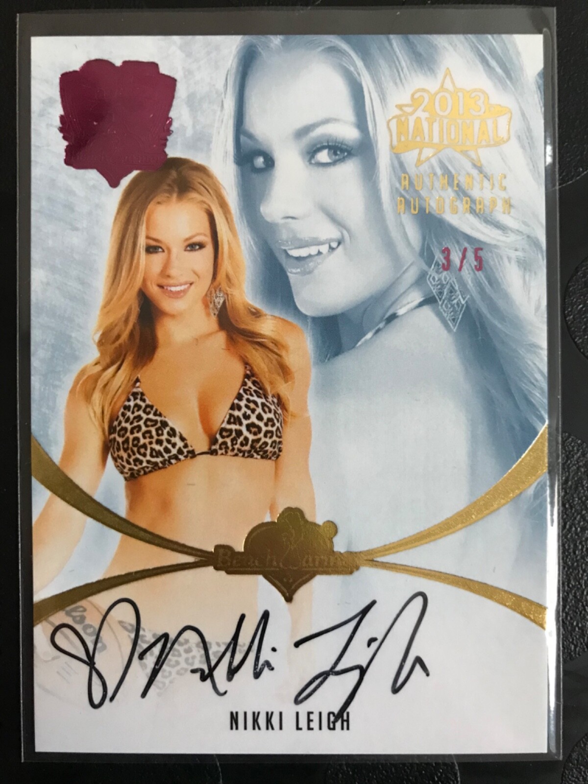 2013  National Benchwarmer NIKKI LEIGH #54 25 Years Pink Auto 3/5 PLAYBOY